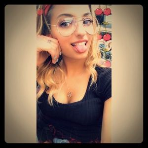 Meet your Posher, Amanda